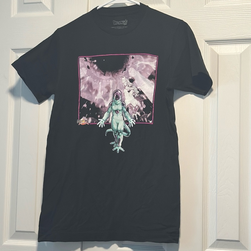 Dragon Ball Z Frieza t-shirt men's size small Preowned